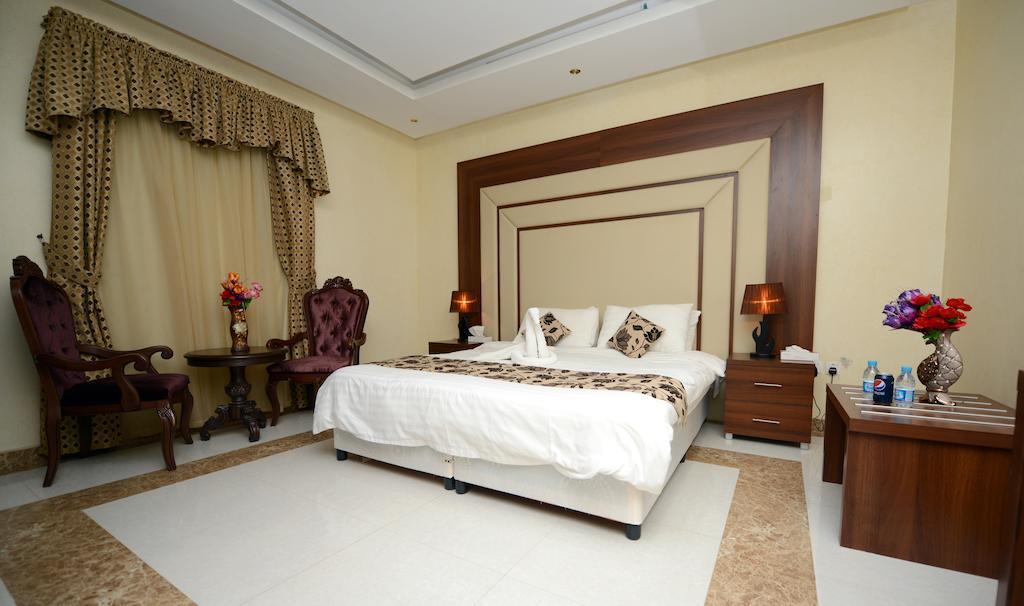 Hotelier Suites Riad Cameră foto